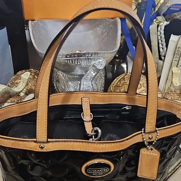 Coach Black and Tan Tote Bag - Picture 15 of 16